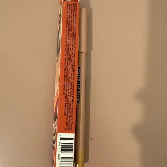 KKW Beauty Sooo Fire Yellow Gold Eyeliner Pencil - Picture 4 of 6